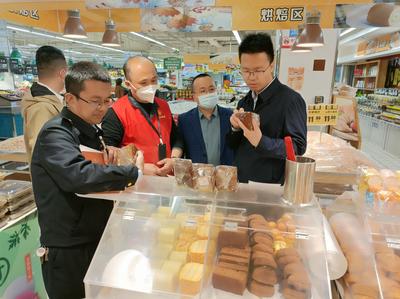 沙坡头区委常委、副区长龚涛督导食品安全“两个责任”落实情况